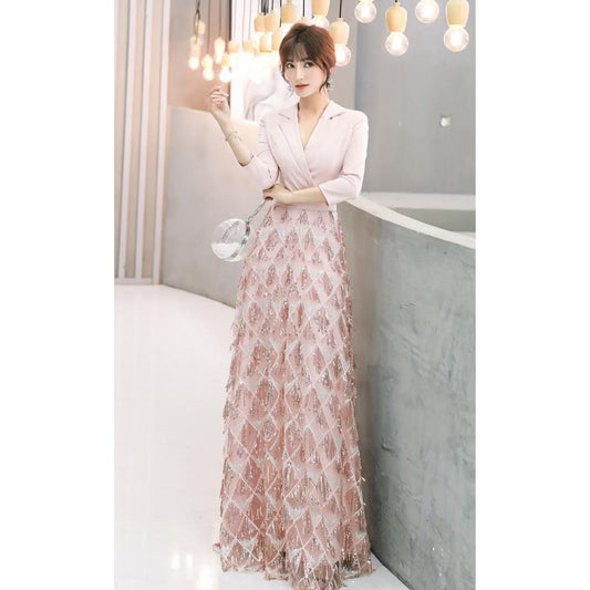 3-djdj83 Aラインドレス (着丈 サイズオーダー可能) オーダーメイド ロングドレス ノースリーブドレス ピンクドレス ブラッシュカラー チュールドレス フリル レイヤード レース ビジュー 上質素材 高級感 気品 透明感 大人の余裕 静かな美しさ ホテル大階段 シャンデリア クラシック空間 立体シルエット 体型補正 フォーマル 披露宴 晩餐会 特別な夜 (ピンク)