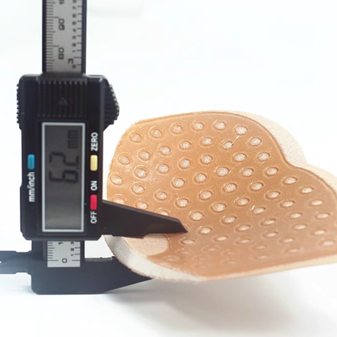 盛れる シリコンブラ 結婚式 ブライダル 粘着力 水着用 ブラジャー 水着 大きいサイズ ドレス ヌーブラ ヌードブラ ブラ 谷間 インナー パッド ストラップレスブラ 小さめ シリコン バストアップ シームレス ストラップレス パット ビーチ 正規品 大きい ドレス用 ブラパッド