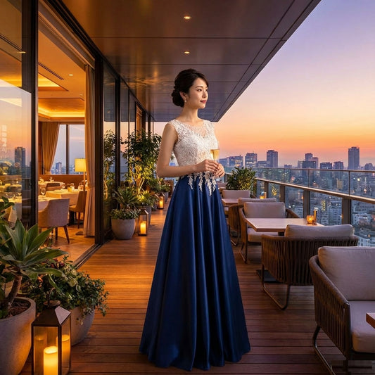 Sinikka (着丈 サイズオーダー可能) ロングドレス Aラインドレス オーダーメイド 高級ドレス ネイビードレス ブルードレス チュールドレス ノースリーブドレス パーティードレス イブニングドレス 演奏会ドレス 発表会ドレス 結婚式 二次会 ルーフトップ テラス 夜景サンセット マジックアワー 都会の煌めき 気品 透明感 大人の余裕 日本人女性 上質チュール 縦ライン強調 特別な夜 主役級存在感 (ネイビー)