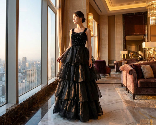 Aurelia Aラインドレス ブラック ロング ティアードチュール スクエアネック 多層フレア オーダーメイド サンセットエレガンス(ブラック)