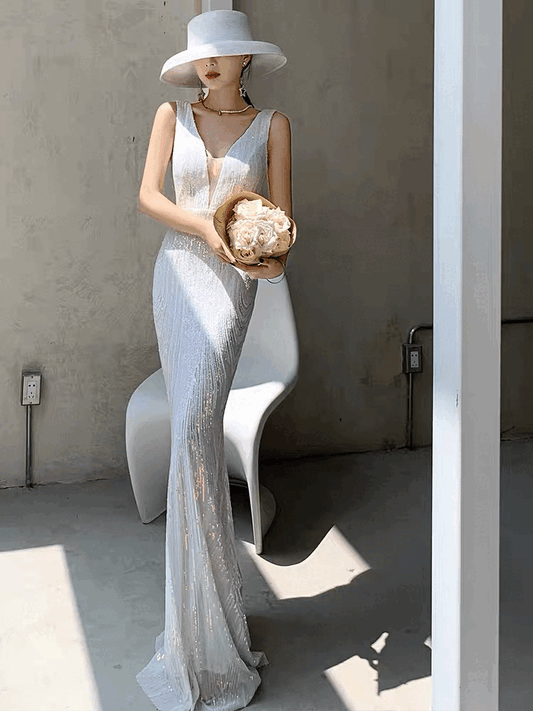 3-764 ロングドレス (着丈 サイズオーダー可能) オーダーメイド マーメイドドレス スリットドレス ノースリーブドレス Vネックドレス サテンドレス バックトレーン フロアレングス クラシックホテル 階段演出 シャンデリア光 気品 女優的存在感 美シルエット 高級感 特別な夜 結婚式 披露宴 二次会 演奏会 フォーマル 日本人女性 (ホワイト)XS S M L XL XXL XXXL