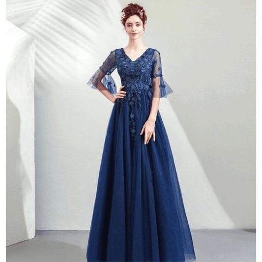 3-dhdh2 (着丈 サイズオーダー可能) ロングドレス オーダーメイド Aラインドレス ノースリーブドレス ネイビードレス チュールドレス サテンドレス Vネック フレアシルエット フロアレングス ホテルラウンジ 夜景ライティング ピアノ空間 静謐 気品 大人女性 美シルエット 高級感 特別な夜 結婚式 二次会 演奏会 パーティー フォーマル 日本人女性 (ネイビー)XS S M L XL XXL XXXL