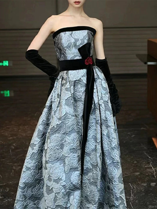 #398832 (着丈 サイズオーダー可能) Aラインドレス ロングドレス ベアトップドレス オーダーメイド 高級ドレス グレードレス フォーマルドレス パーティードレス 結婚式 演奏会 二次会 ホテルテラス 夜景 ジャカード 立体柄 上質素材 ボリュームスカート 美シルエット 大人女性 気品 透明感 格調高雅 日本人女性 主役級存在感(ブルー)