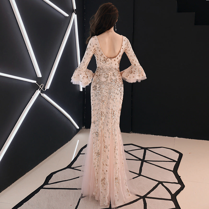 Ava フィッシュテールドレス (着丈 サイズオーダー可能) マーメイドドレス ノースリーブドレス オーダーメイド 高級感 ラグジュアリー ブラック 黒 ビジュー装飾 スパンコールドレス 煌めき素材 縦ライン強調 美脚シルエット 大人の余裕 日本人女性 上品 クールエレガンス ホテルラウンジ 階段照明 ナイトシーン 非日常 特別な一日 パーティー 発表会 楽天検索上位 (ブラック)