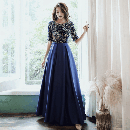 anezka (着丈 サイズオーダー可能) Aラインドレス ロングドレス オーダーメイド ネイビー レーストップ チュールドレス ノースリーブ 透け感 縦ライン美 細見えシルエット 透明感 気品 知的エレガンス 大人女性 モデル佇まい 自然光インテリア 特別な夜 フォーマル パーティー 演奏会 ラグジュアリードレス (ネイビー)XS S M L XL XXL XXXL