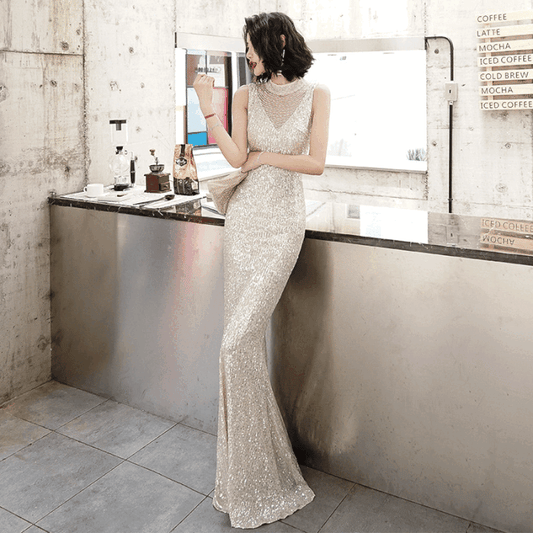 celian (着丈 サイズオーダー可能) オーダーメイド マーメイドドレス ロングドレス スパンコールドレス ノースリーブドレス ベージュドレス フォーマルドレス 上質素材 繊細スパンコール シャンパンカラー 縦ライン強調 美シルエット クラシックホテル 大階段 シャンデリア光 気品 透明感 大人女性 正装 結婚式 披露宴 演奏会 晩餐会 パーティー 高級感 日本人女性向け (ベージュ)XS S M L XL XXL XXXL