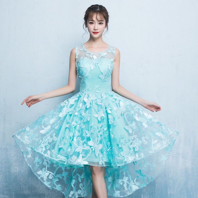 langlais (着丈 サイズオーダー可能) Aラインドレス フィッシュテールドレス ノースリーブドレス オーダーメイド 高級 レース 刺繍 フラワーモチーフ 立体装飾 ミモレ丈 美脚シルエット 軽やか 透明感 気品 モダンエレガンス スタジオ空間 自然光 洗練された一瞬 パーティー 発表会 日本人女性 可憐な佇まい (グリーン)XS S M L XL XXL XXXL