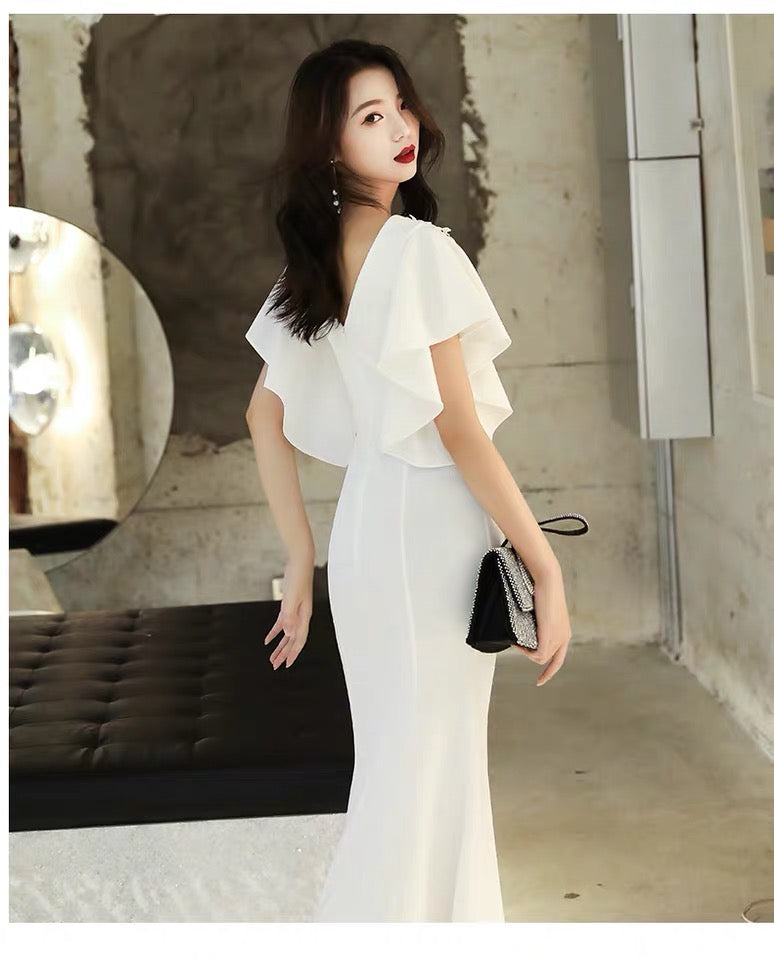 ruth (着丈 サイズオーダー可能) オーダーメイド マーメイドドレス ロングドレス ホワイトドレス レースドレス ビジュードレス 上質素材 高級感 日本人女性向け 美シルエット 体型補整 気品 透明感 凛とした佇まい クラシックホテル 階段 夜景 結婚式 パーティー 特別な夜 (ホワイト)XS S M L XL XXL XXXL