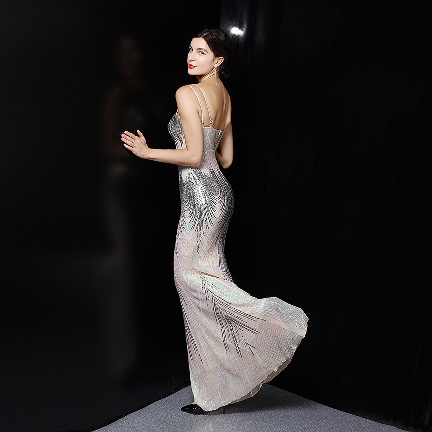 heather マーメイドドレス (着丈 サイズオーダー可能) オーダーメイド ロングドレス グリーン ディープグリーン スパンコール ビジュー ノースリーブ フィットライン 曲線美 細見え 大人の色気 気品 ホテル大階段 シャンデリア光 夜景 特別な夜 晩餐会 演奏会 主役級ラグジュアリードレス (グリーン)XS S M L XL XXL XXXL