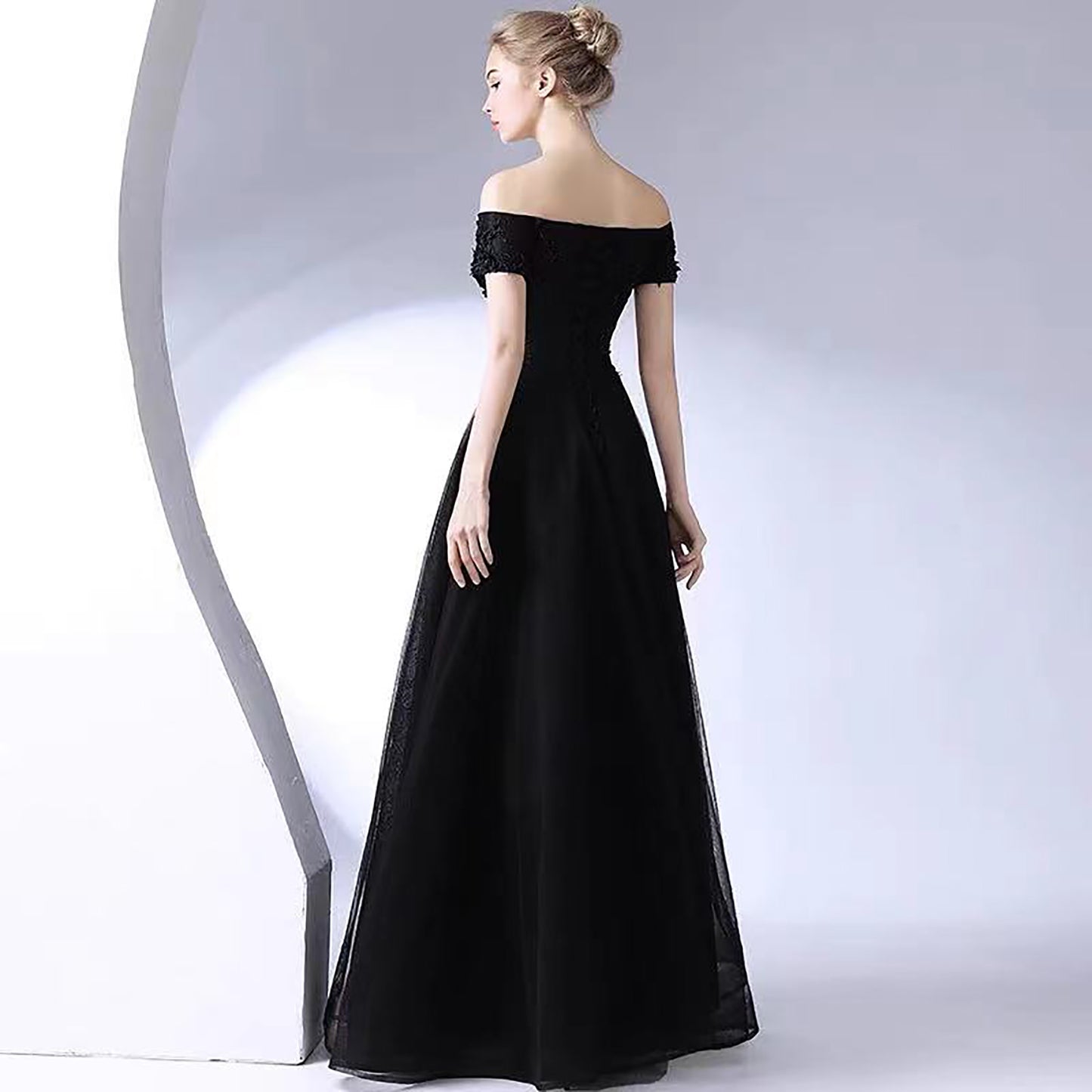 madison (着丈 サイズオーダー可能) オーダーメイド Aラインドレス ロングドレス オフショルダードレス 高級ドレス ブラックドレス パーティードレス イブニングドレス フォーマル ホテルパーティー 演奏会 発表会 上質サテン マット質感 美フレアシルエット ウエスト細見え 体型カバー 大人女性 気品 静かな色気 階段ポージング シャンデリア照明 夜のホテル 特別な夜 主役級存在感 楽天人気対策 (ブラック)XS S M L XL XXL XXXL