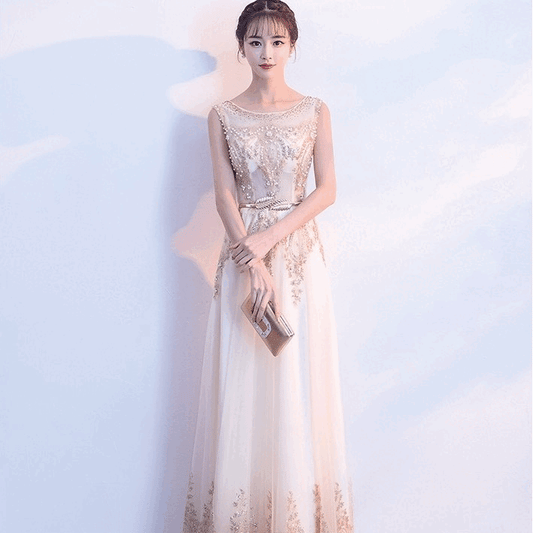 soile (着丈 サイズオーダー可能) オーダーメイド Aラインドレス ロングドレス ノースリーブドレス ビジュードレス レースドレス チュールドレス ホワイト 上質素材 透明感 気品 優美シルエット 体型補整 ウエスト切替 光沢感 クラシックホテル 夜景 照明美 大人女性 フォーマル 結婚式 パーティー 演奏会 二次会 日本人女性向け 高級感(ゴールド)XS S M L XL XXL XXXL