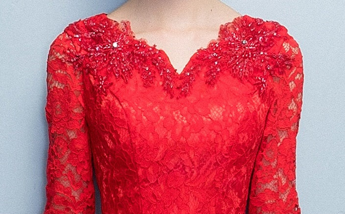 fausta Aラインドレス (着丈 サイズオーダー可能) オーダーメイド ミモレ丈ドレス レースドレス レッドドレス 五分袖ドレス Vネックドレス 上質素材 高級感 美シルエット 透明感 体型補整 大人上品 静かな華やぎ パーティー 日本人女性 プレミアム ラグジュアリー フォーマル エレガント （レッド）