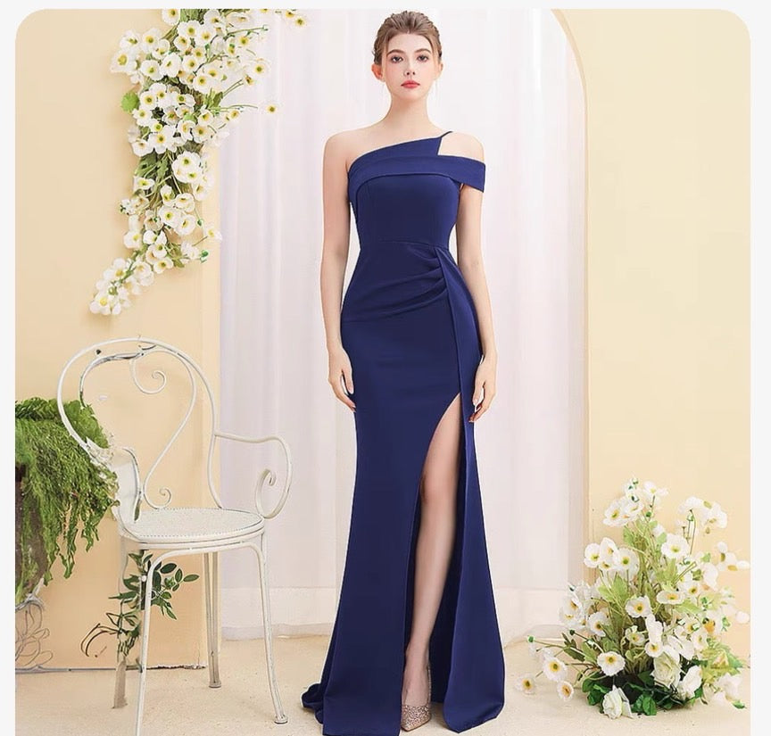 3-66488 (着丈 サイズオーダー可能) マーメイドドレス オーダーメイド ロングドレス スリットドレス ノースリーブドレス レッドドレス フォーマルドレス パーティードレス 結婚式 二次会 演奏会用 高級ドレス ラグジュアリー サテン素材 艶感 美ボディライン 縦長効果 ホテル空間 窓際ポージング 夕景ライティング 大人女性 気品 色香 主役級 楽天市場人気 （レッド）XS S M L XL XXL XXXL