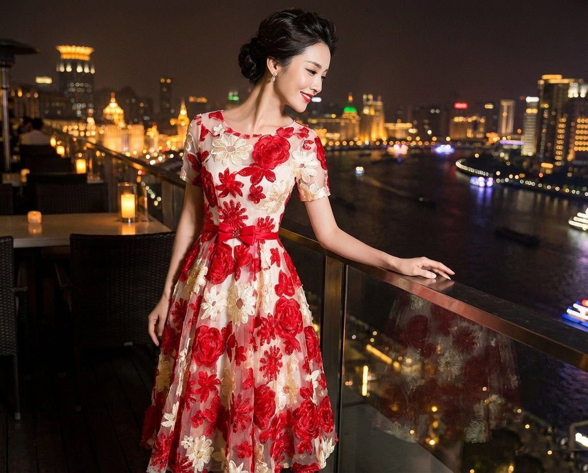 Degas ロングドレス (着丈 サイズオーダー可能) オーダーメイド Aラインドレス パーティードレス フォーマルドレス ノースリーブドレス フラワードレス レッドドレス 高級ドレス 華やか 大人女性 夜景テラス ナイトビュー 都会的エレガンス 艶感素材 美シルエット 特別な夜 （レッド）