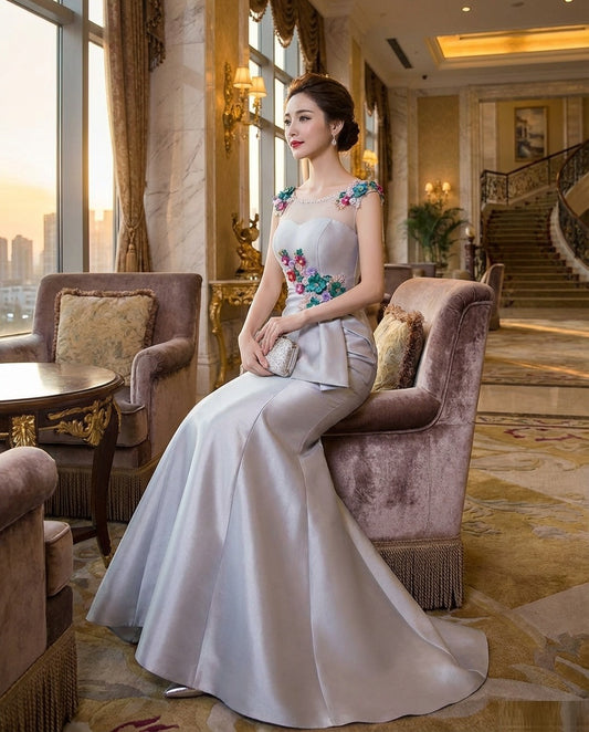 carina Aラインドレス (着丈 サイズオーダー可能) オーダーメイド ロングドレス ノースリーブドレス 高級パーティードレス 演奏会ドレス ホテルパーティー フォーマルドレス サテンドレス ビジュー装飾 デコルテ美人 透明感 気品 大人女性 上質感 優雅シルエット 日本人着用 ラウンジポーズ 夕景ライティング 特別な夜 主役級 楽天SEO（グレー）XS S M L XL XXL XXXL