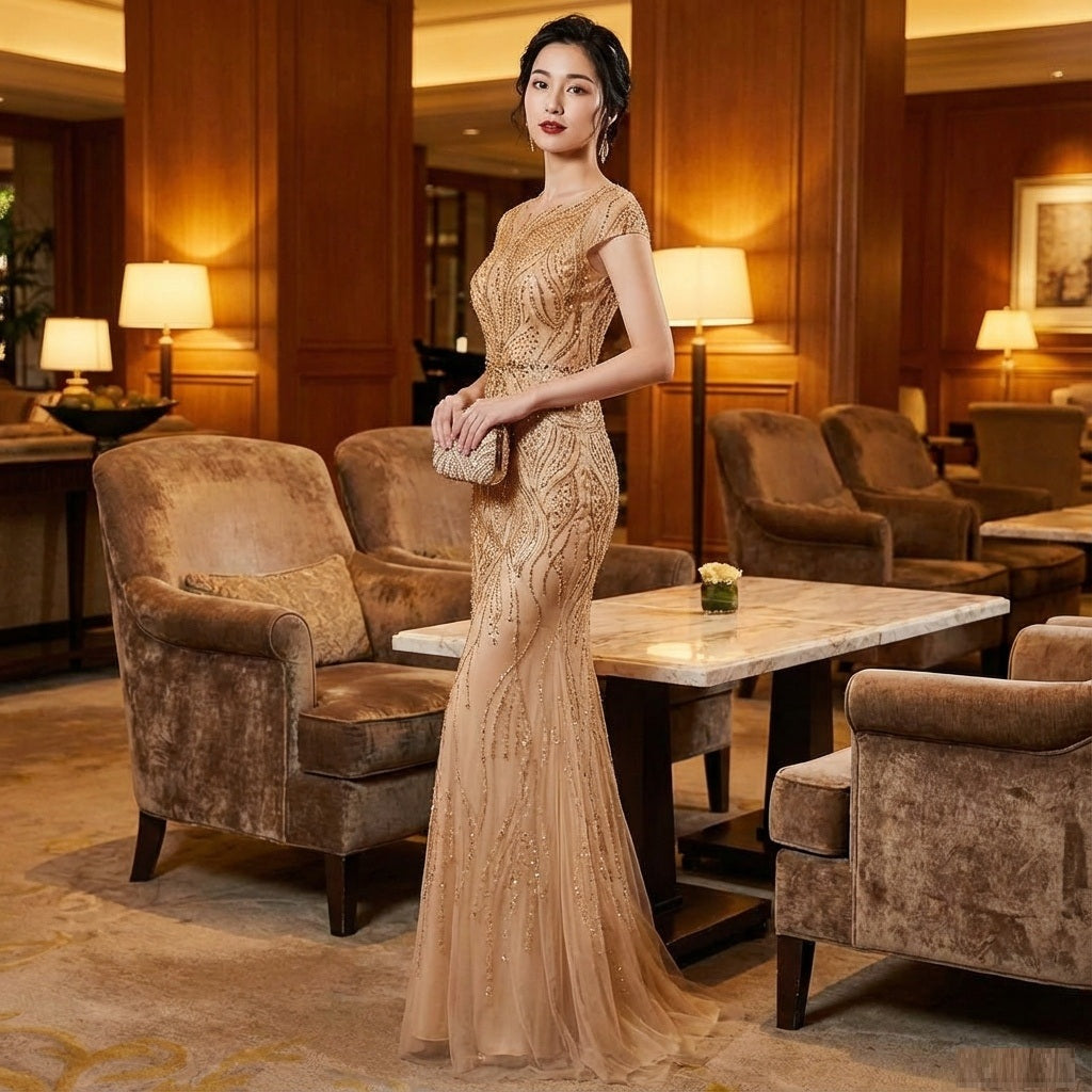 豪華オールビジュードレス antonio (着丈 サイズオーダー可能) マーメイドドレス ロングドレス オーダーメイド ベージュ シャンパンゴールド 総スパンコール ノースリーブ フィッシュテール 曲線美 強調 縦ライン美 細見えシルエット 気品 艶感 大人の色香 モデル佇まい ホテルラウンジ 夜会 晩餐会 フォーマル ラグジュアリードレス （ベージュ）XS S M L XL XXL XXXL