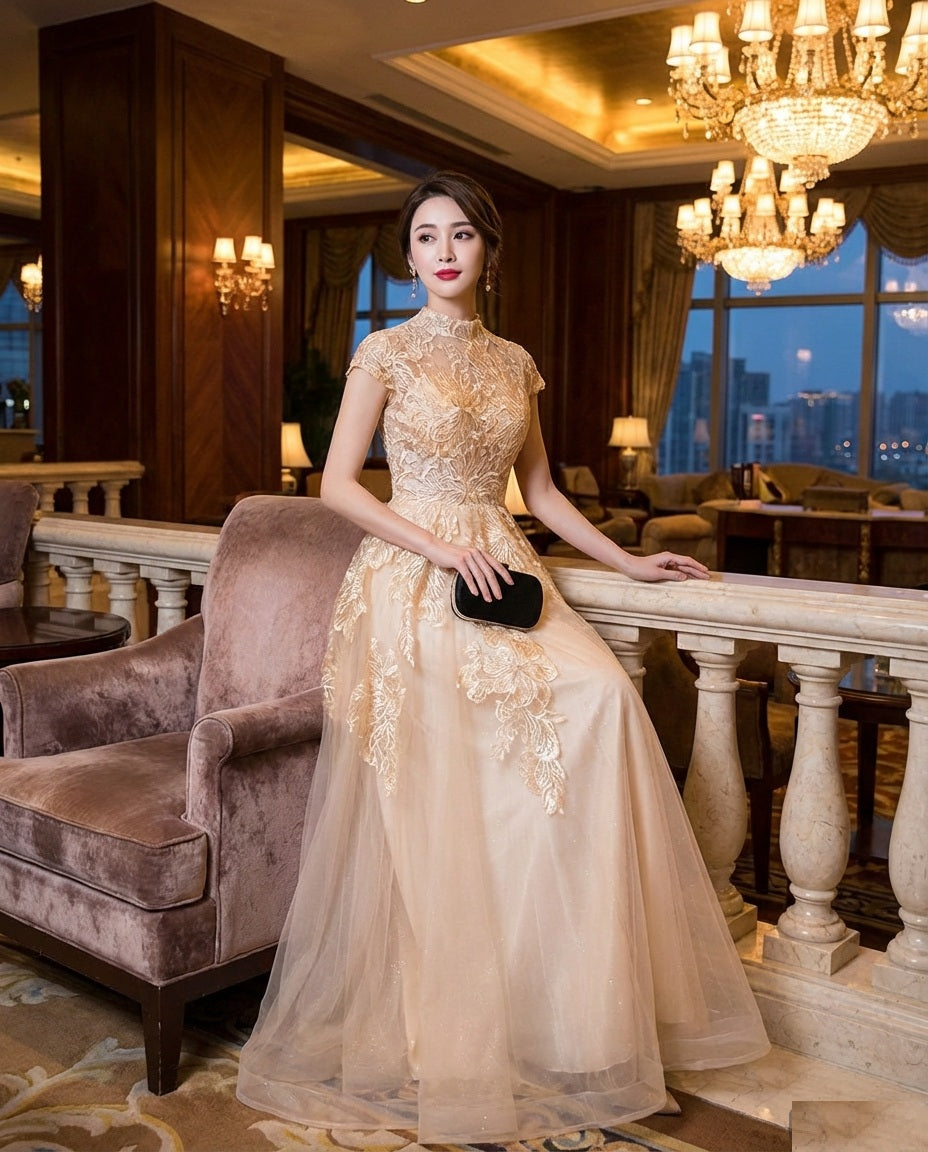 Adele オーダーメイド (着丈 サイズオーダー可能) ロングドレス Aラインドレス ノースリーブドレス チュールドレス ベージュドレス ビジュー刺繍 フラワーモチーフ シアー素材 レイヤードスカート 体型補整 美シルエット 上質素材 高級感 気品 透明感 大人女性 日本人女性 クラシックホテル シャンデリア 夜景 フォーマル パーティー 演奏会 特別な夜 写真映え （ベージュ）