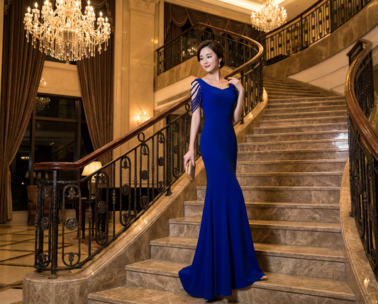 laparra (着丈 サイズオーダー可能) マーメイドドレス ロングドレス ノースリーブドレス スリットドレス オーダーメイド 高級ドレス ブルードレス フォーマルドレス パーティードレス 結婚式 演奏会 二次会 宮殿ホテル 大階段 シャンデリア 上質素材 サテンドレープ 曲線美 美脚効果 大人女性 気品 透明感 王道エレガンス 主役級存在感 日本人女性 （ブルー）