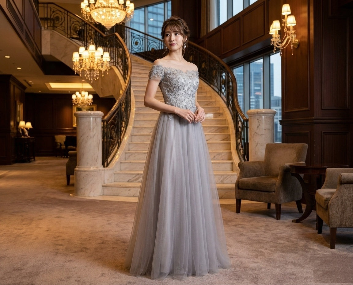 9014 (着丈 サイズオーダー可能) オーダーメイド Aラインドレス ロングドレス チュールドレス ノースリーブドレス フォーマルドレス 上質素材 ビジュー装飾 シルバーグレー クラシックホテル 大階段演出 シャンデリア光 透明感 気品 美シルエット 大人女性 正装 結婚式 披露宴 演奏会 晩餐会 パーティー 高級感 日本人女性向け （グレー）XS S M L XL XXL XXXL