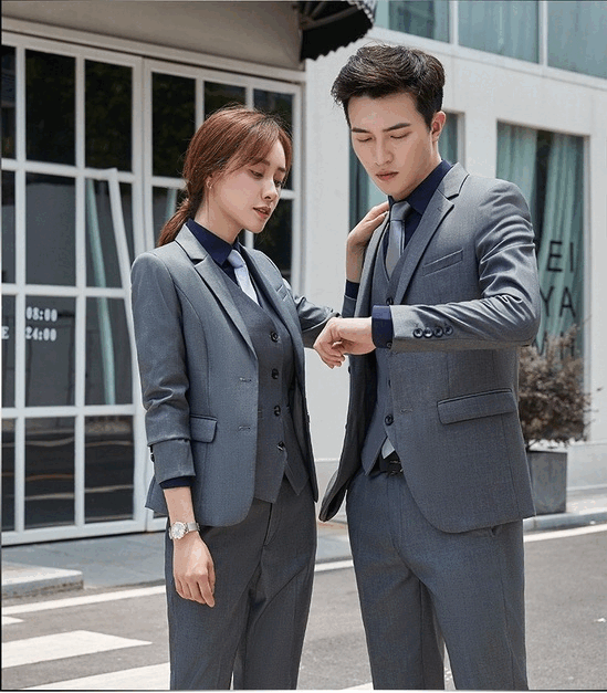 ビジネススーツ（suit）